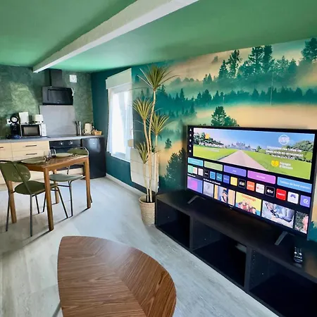 Tropical-netflix-parking *