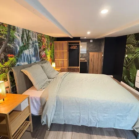 Tropical-netflix-parking *